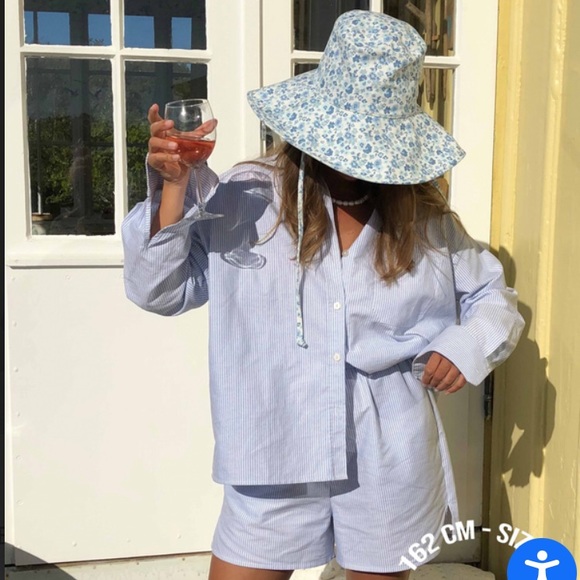 Djerf Avenue Breezy Short Blue Stripe Medium - Picture 4 of 10